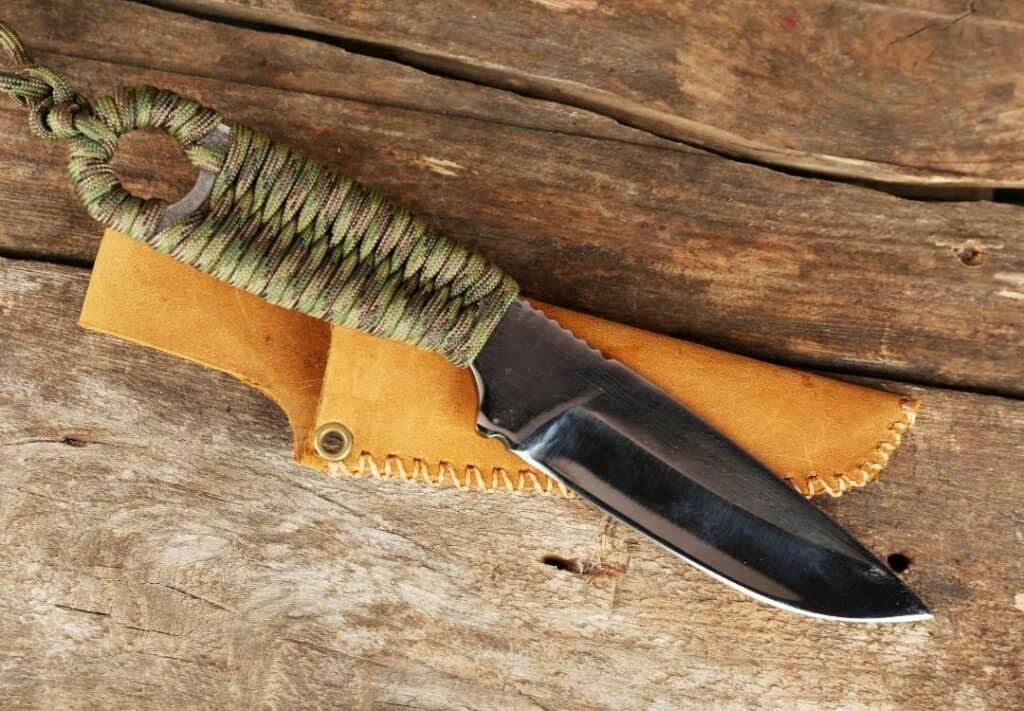 Knife for trail riding